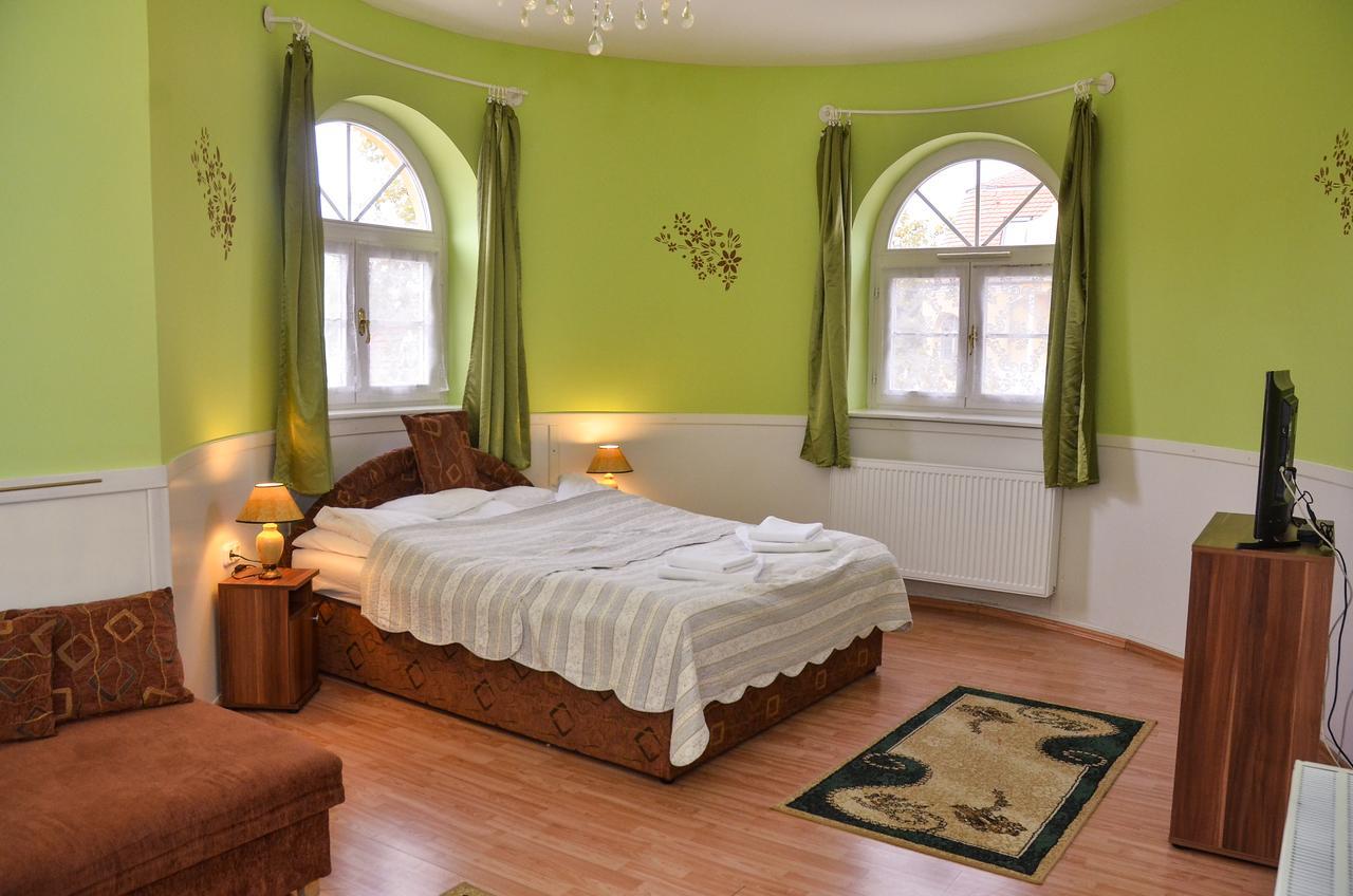 Kastely Panzio Otel Hajdúszoboszló Dış mekan fotoğraf